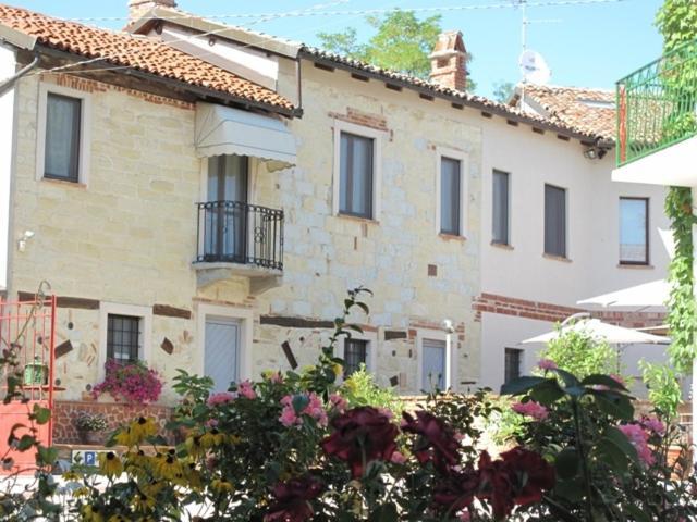 Albergotto NatalinaGrazzano Badoglio エクステリア 写真