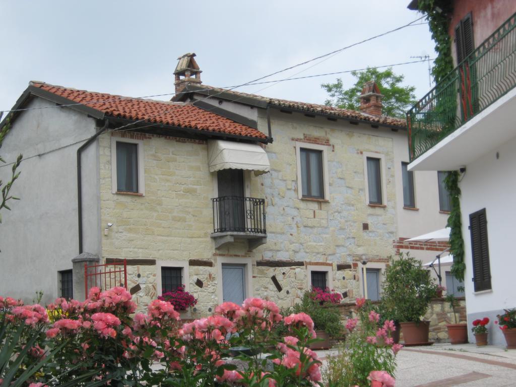 Albergotto NatalinaGrazzano Badoglio エクステリア 写真